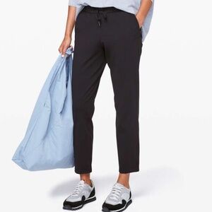 Lululemon “On the Fly” Pant 7/8th length SIZE 6